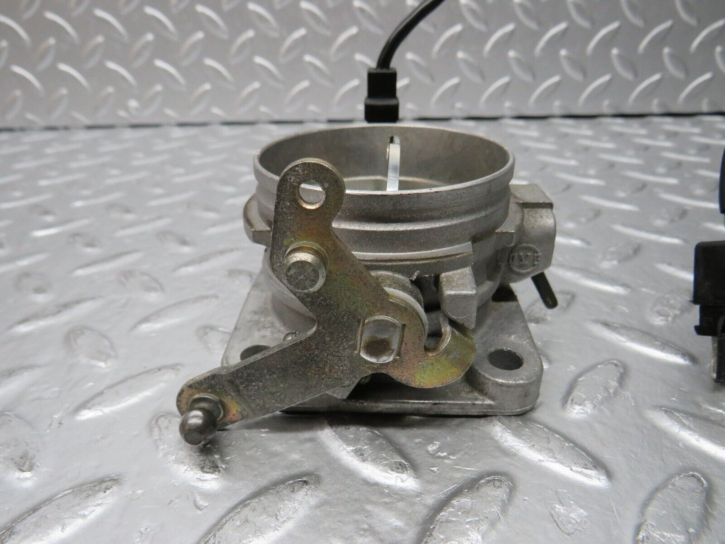 30727 Mercedes-Benz W201 190E Throttle Body Valve With Sensor 0011404453