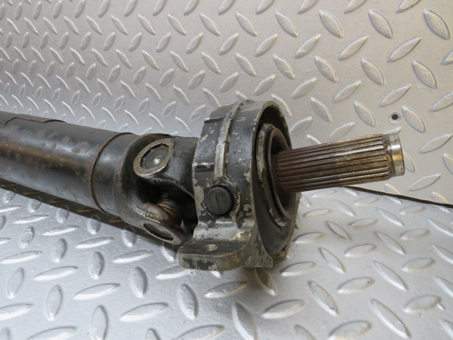 37588 Mercedes-Benz W109 300SEL Prop Shaft 1084130112