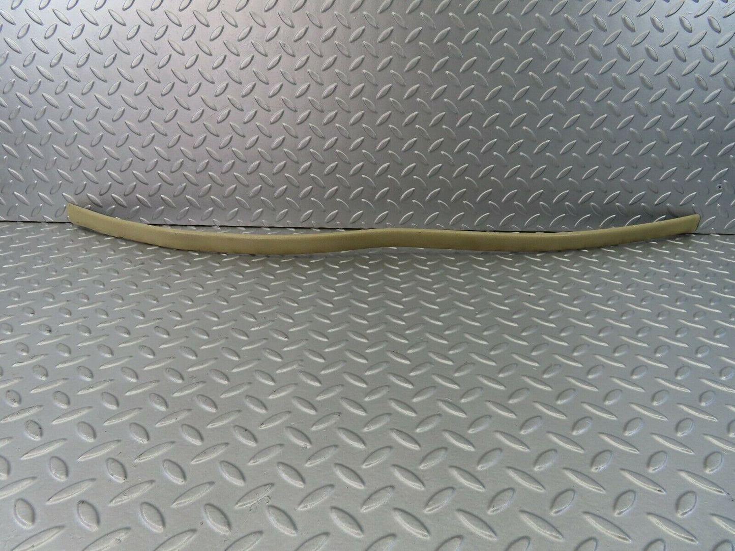 7279 Mercedes-Benz W116 450SE Front Right Door Seal Trim