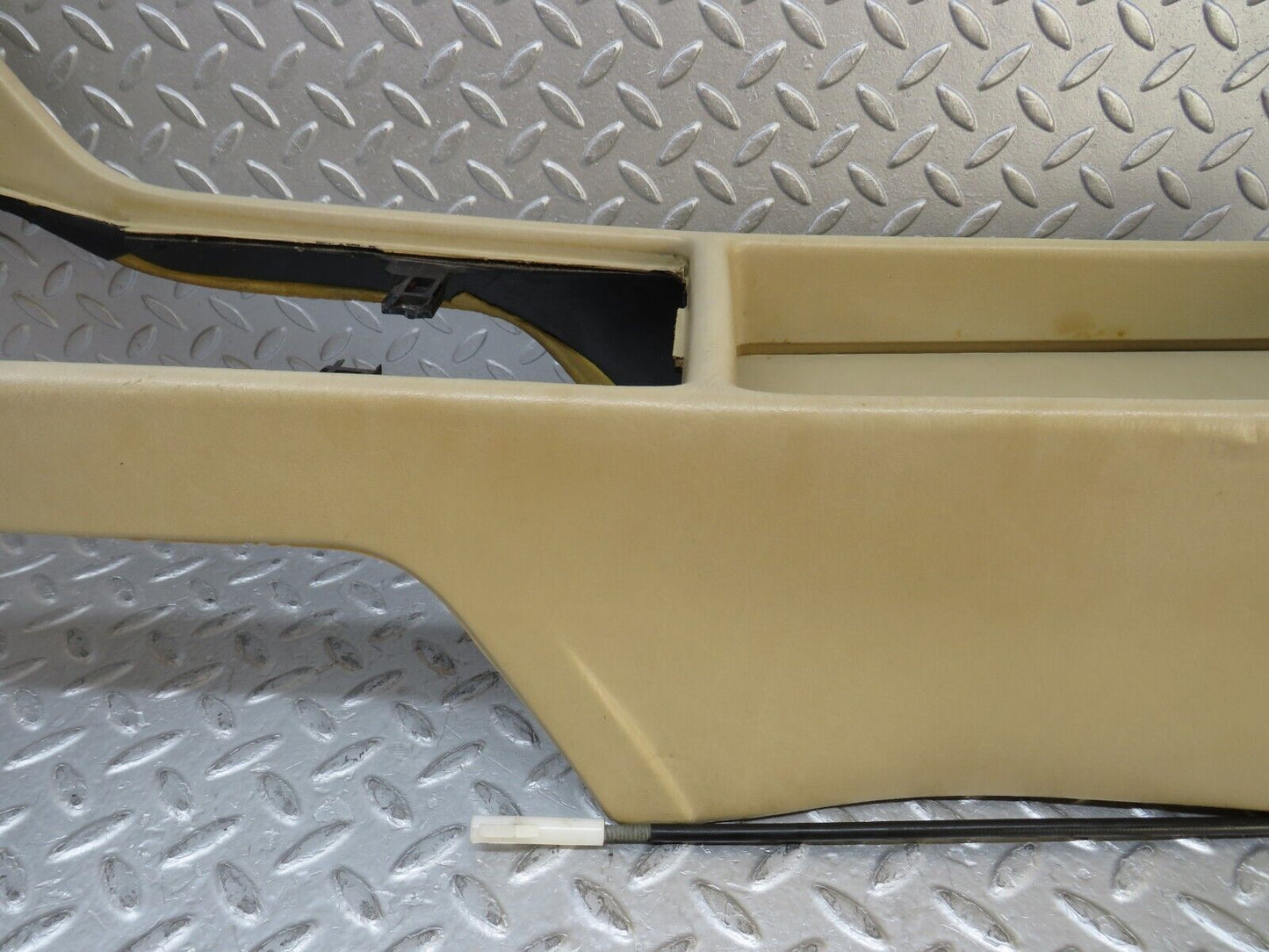 37159 Mercedes-Benz C126 420SEC Coupe Centre Console Beige 1266830325
