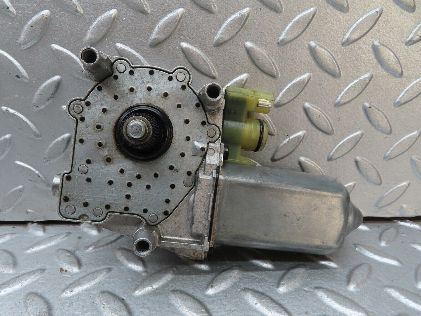 19519 Mercedes-Benz C140 CL420 Coupe Rear R Window Regulator Motor 0130821514