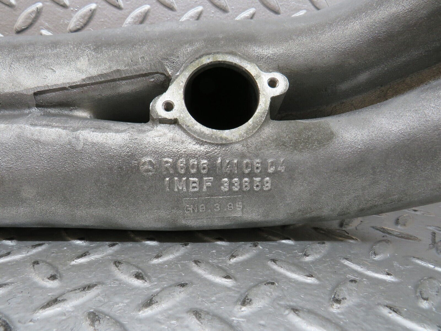 27770 Mercedes-Benz S124 300TE Wagon Air Intake Pipe 6061410604