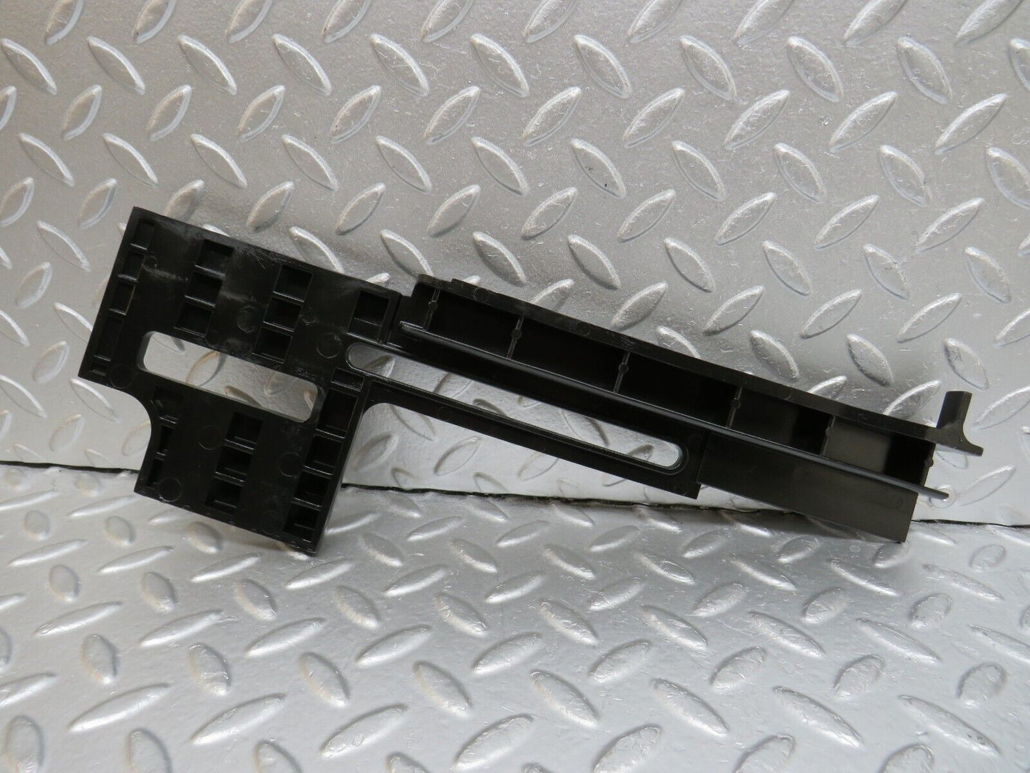 34808 Mercedes-Benz W210 320E Front Bumper Bracket Pair 2108850295 2108850195