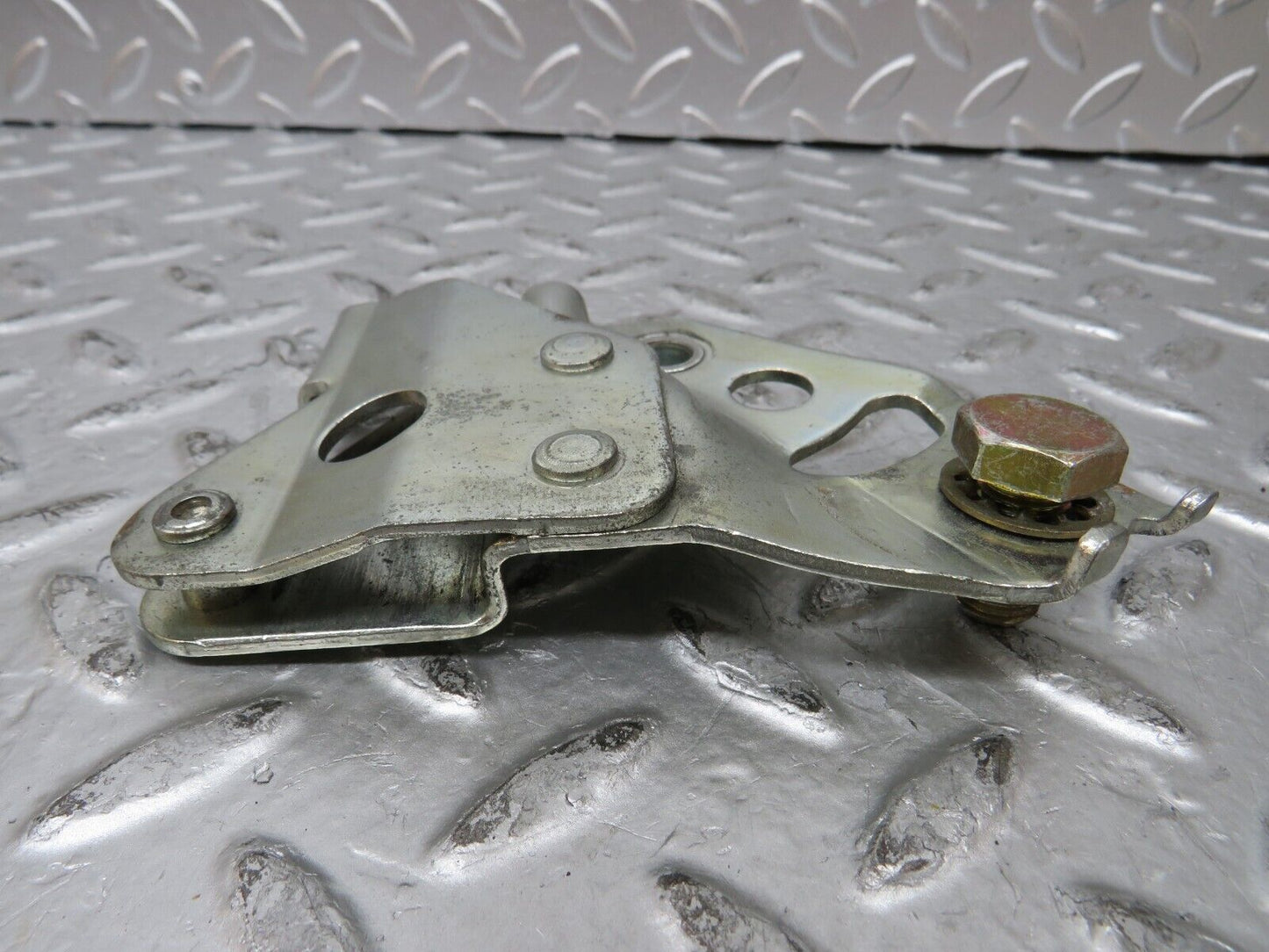 26337 Mercedes-Benz W116 450SE Front Right Seat Belt Bracket