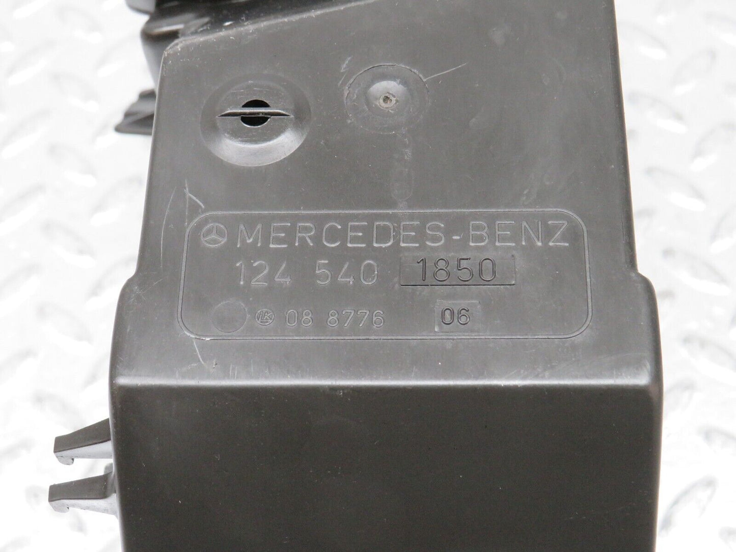 31295 Mercedes-Benz S124 220TE Wagon Fuse Box 1245401850 1245400282 1245400182