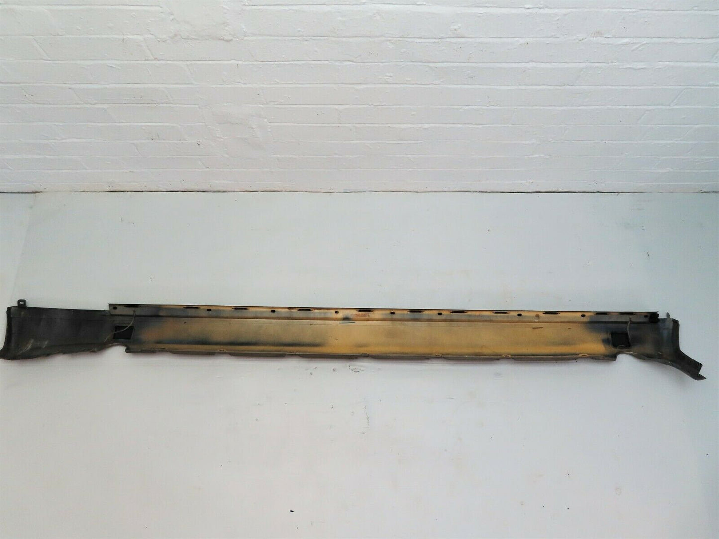 5565 Mercedes-Benz W124 230E Side Skirt Right Side 1246902440