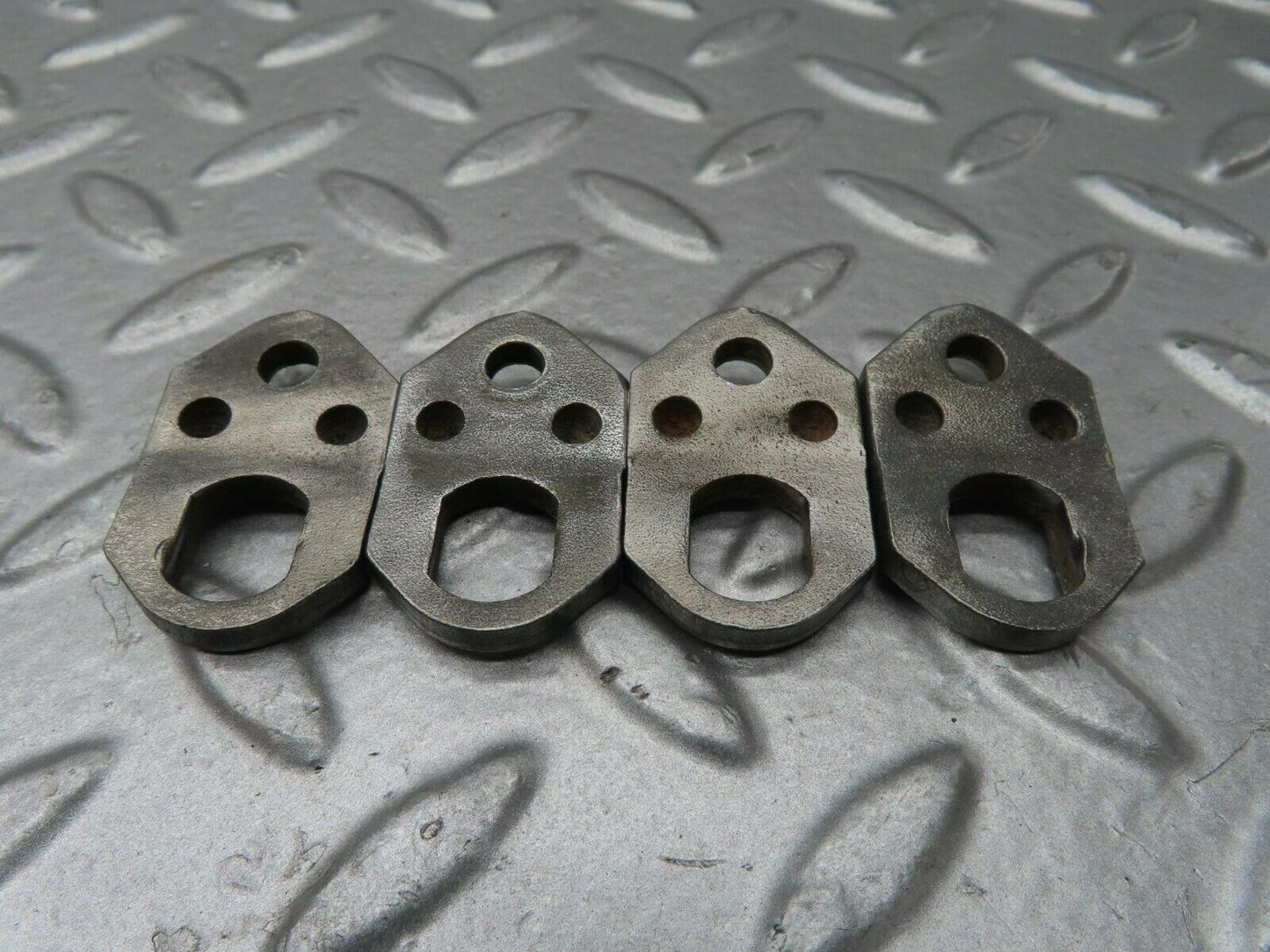 15635 Mercedes-Benz R107 450SL Fuel Injector Bracket 4pcs