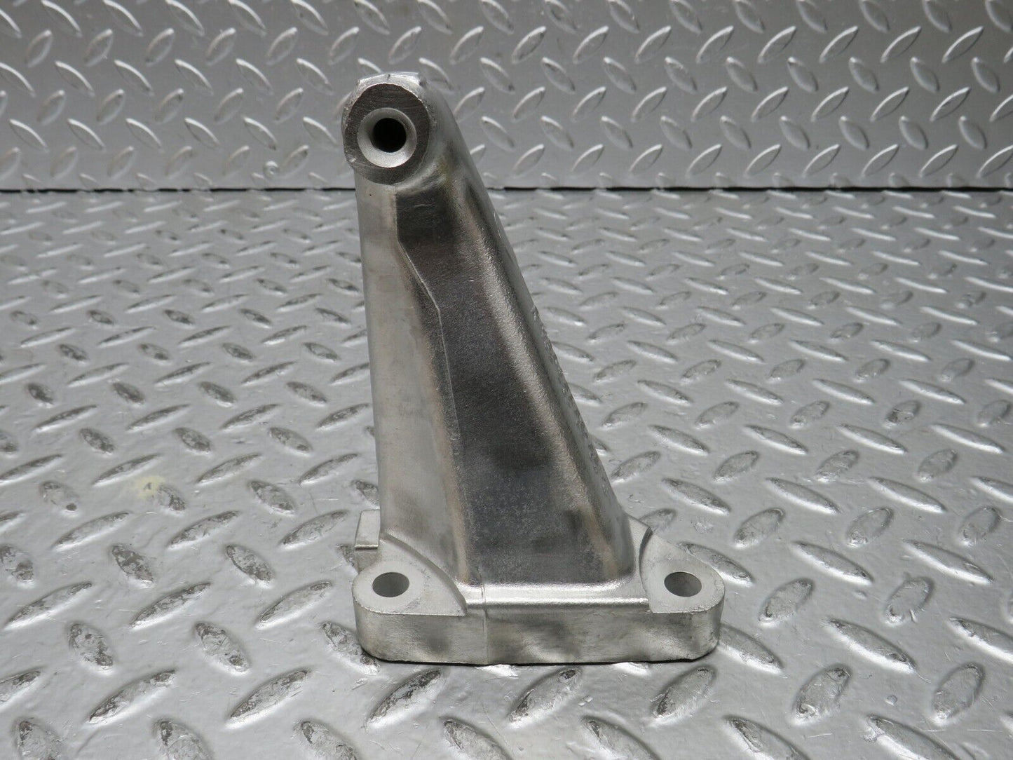 28704 Mercedes-Benz W123 230E Engine Mount Bracket Right Side 1022230304
