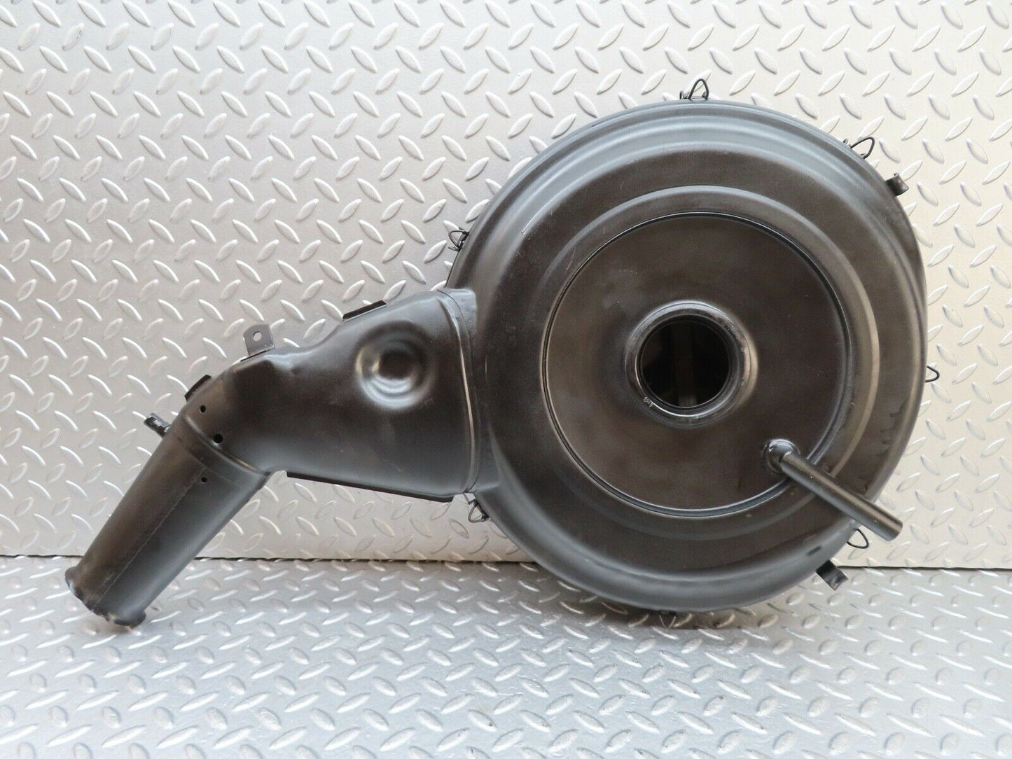 18495 Mercedes-Benz W116 350SE Air Filter Box Housing 0070942702