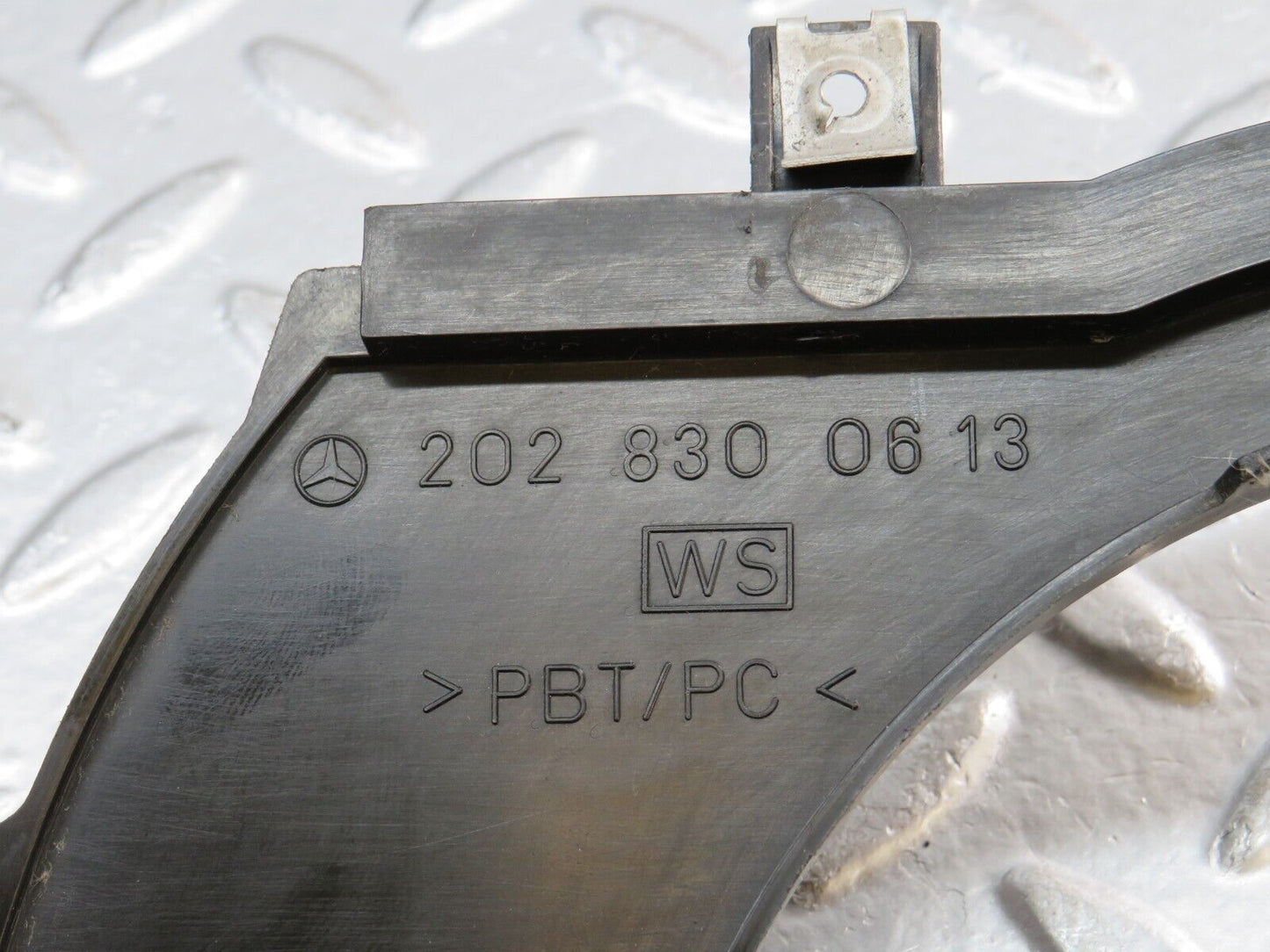 33513 Mercedes-Benz W202 C180 Water Drain 2028300413 2028300613