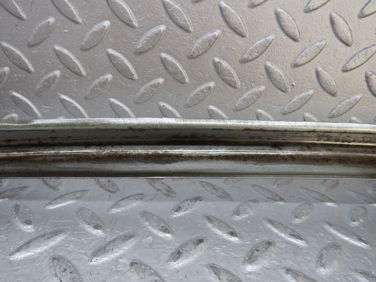37289 Mercedes-Benz W109 300SEL Front Right Door Window Channel