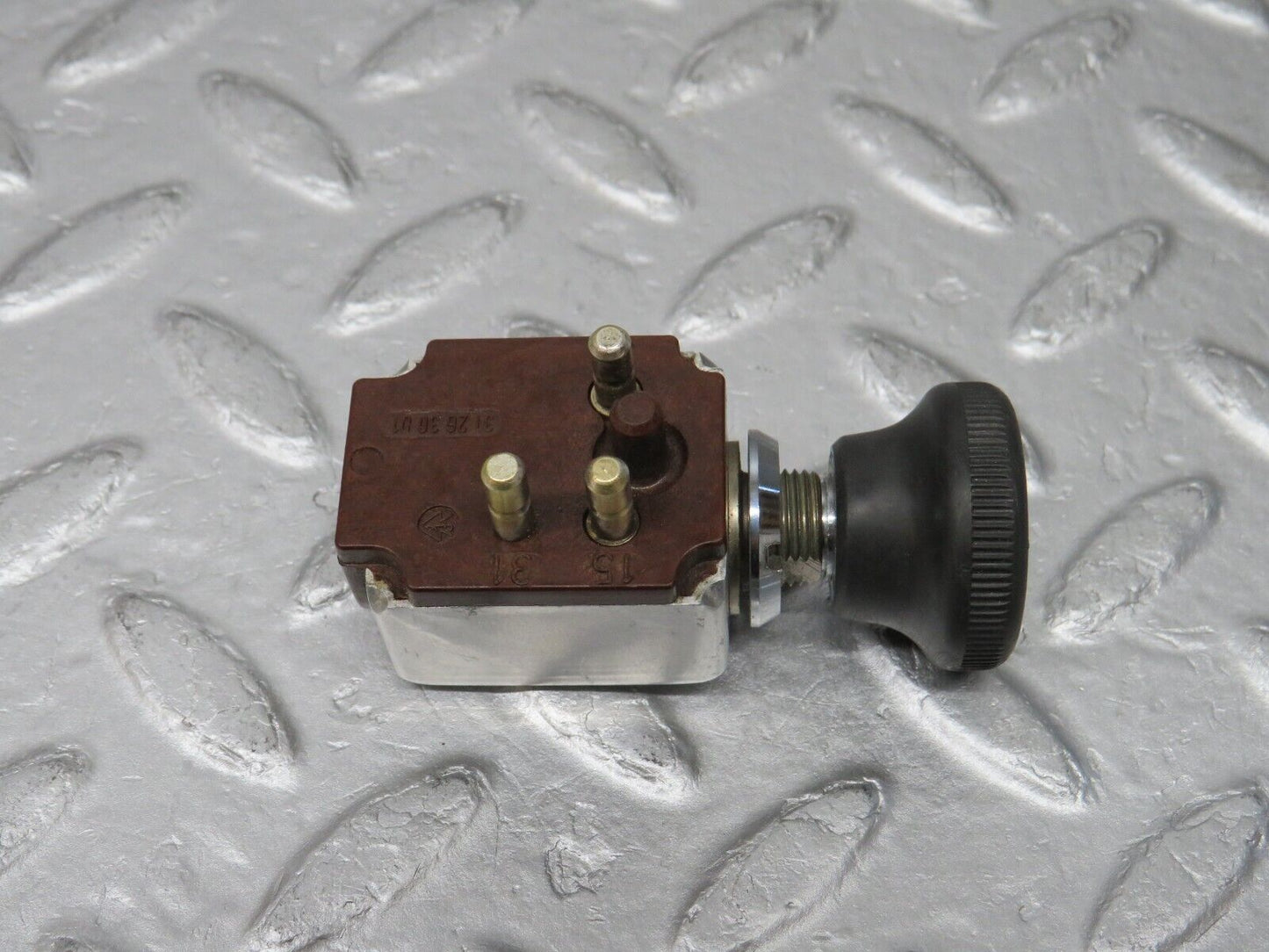 37530 Mercedes-Benz W109 300SEL 3 Pin Pull Switch 31263001