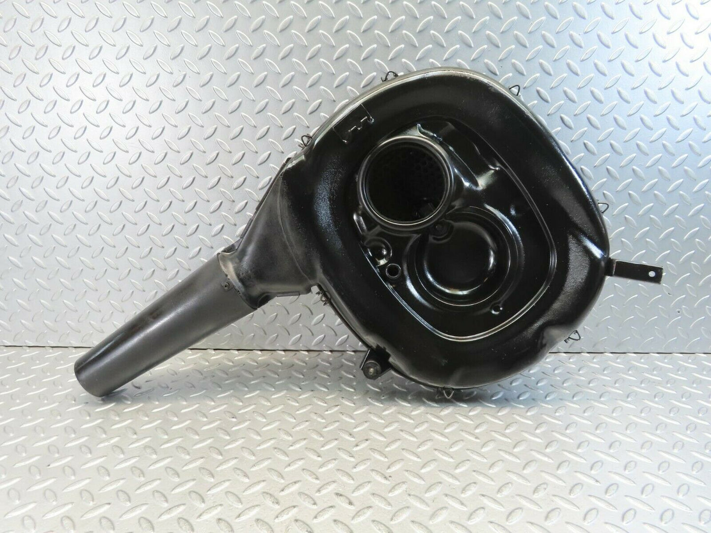 11402 Mercedes-Benz C123 230CE Coupe Air Filter Box Housing 1020900401