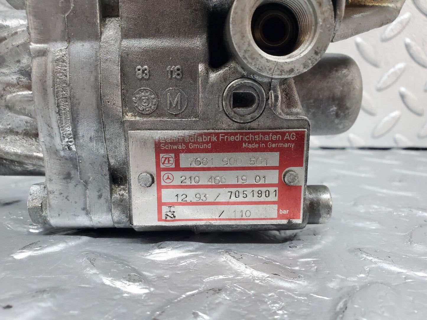 44857 Mercedes-Benz W124 220E Power Steering Pump 2104661901 7681900501