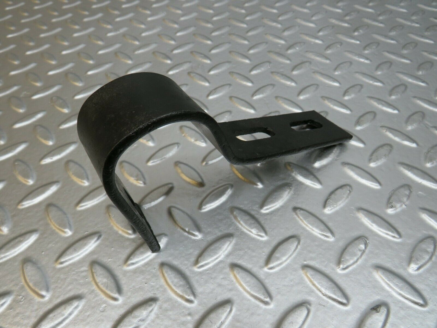 24565 Mercedes-Benz W108 Front Bumper Bracket