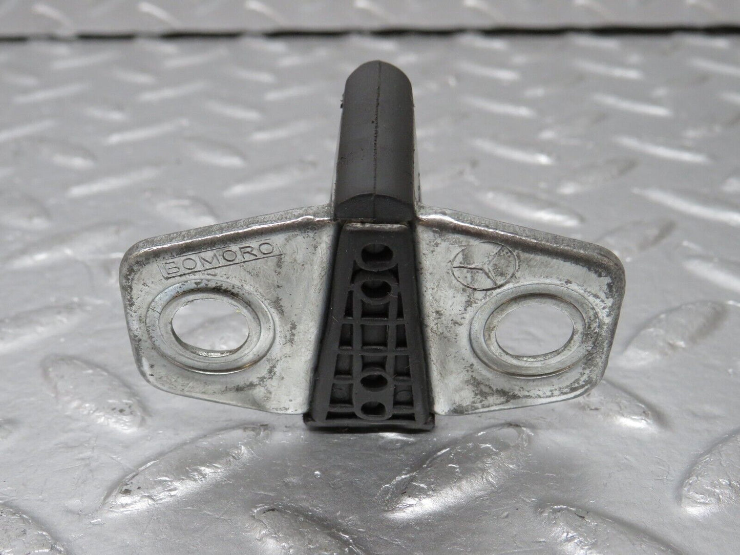 33681 Mercedes-Benz W201 190E 2.0L Door Lock Latch