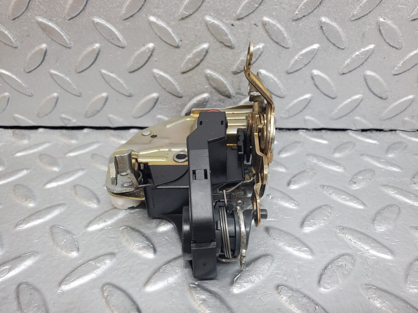 44790 Mercedes-Benz W124 220E Front Left Door Lock Mechanism