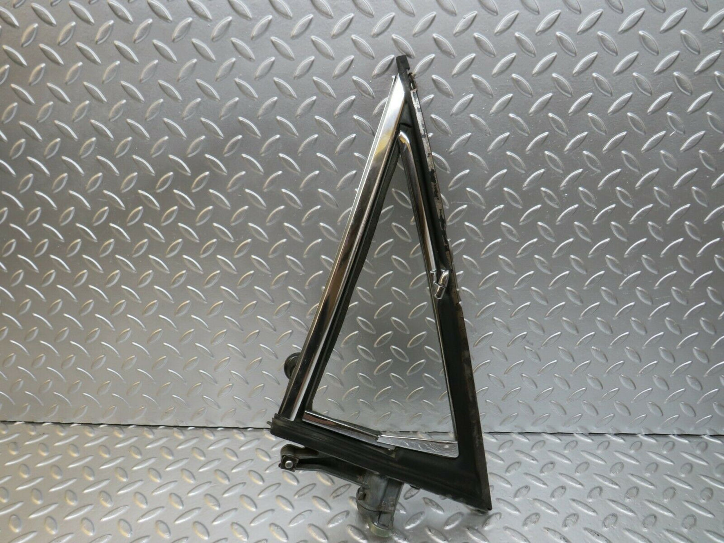 24584 Mercedes-Benz W108 Front Right Quarter Window