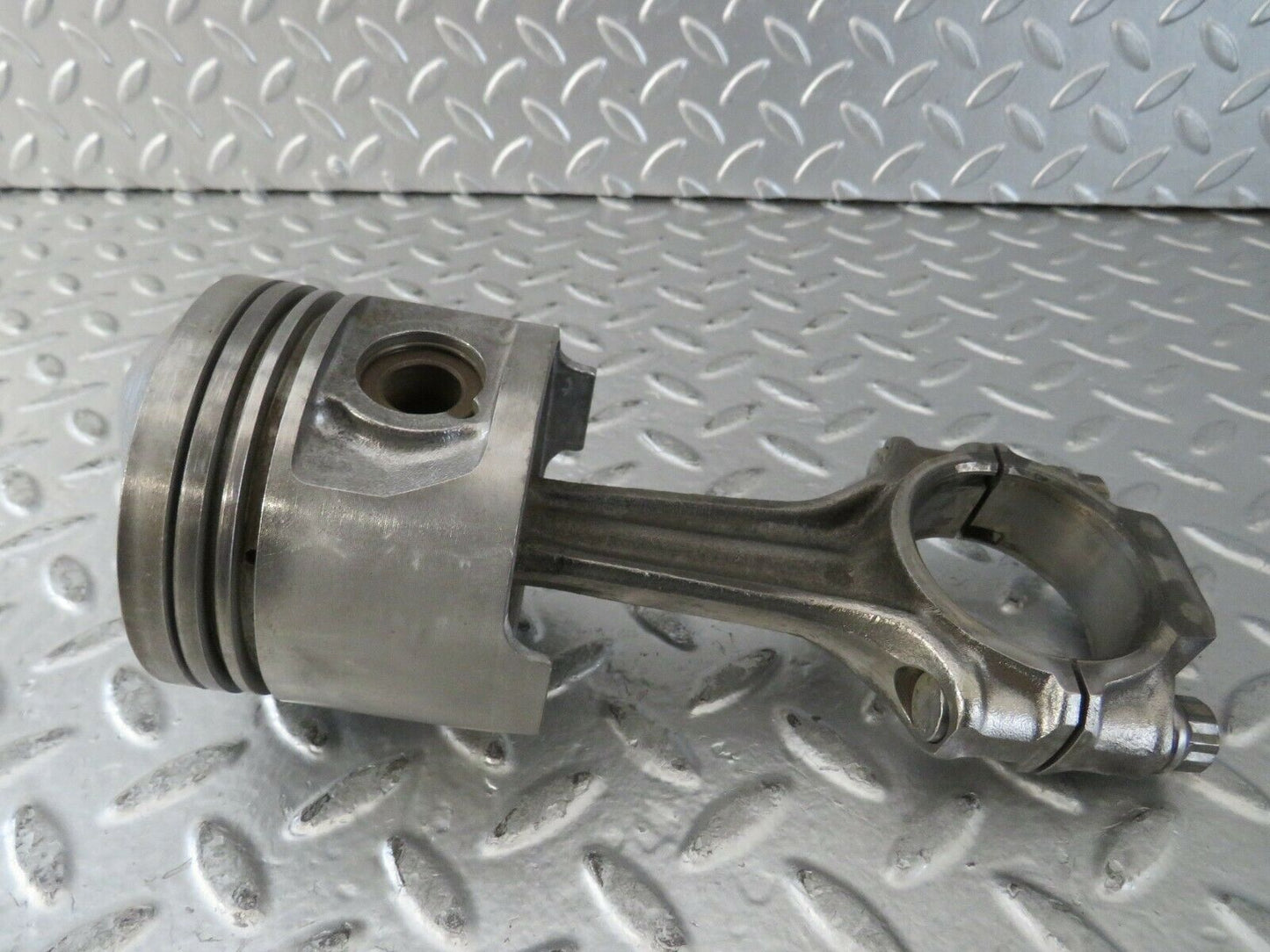 23579 Mercedes-Benz W114 280E Piston With Connecting Rod 86.00 mm