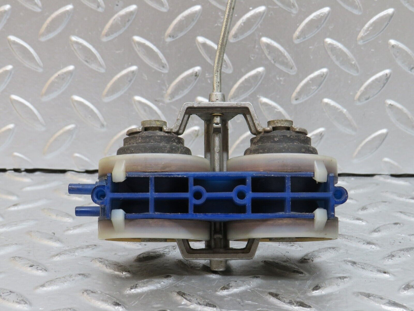 28174 Mercedes-Benz W123 280E Rear Left Door Lock Vacuum Actuator