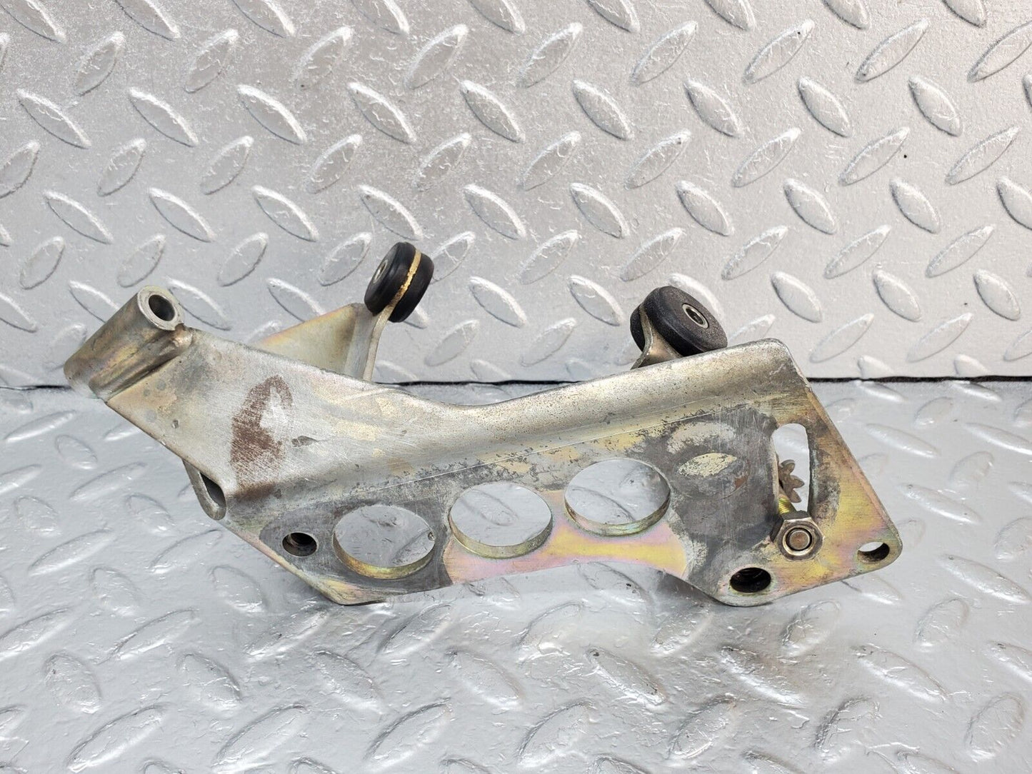 45368 Mercedes-Benz 280E M110.983 Power Steering Pump Bracket