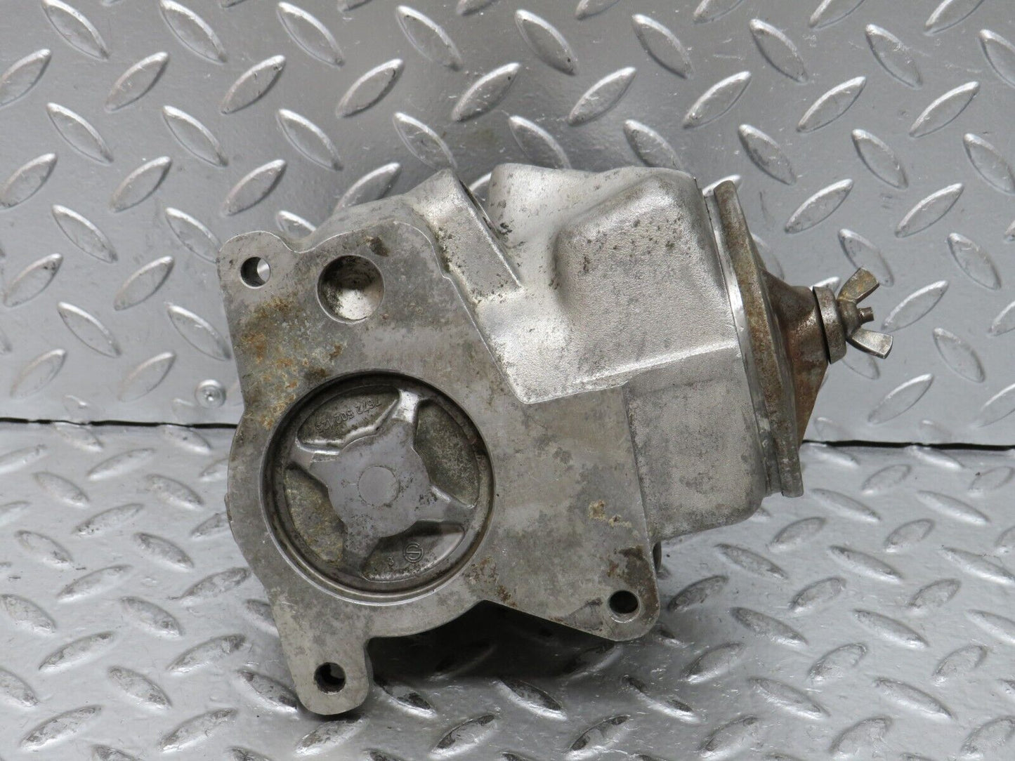 28121 Mercedes-Benz W123 280E Power Steering Pump 1164602480 7672900424