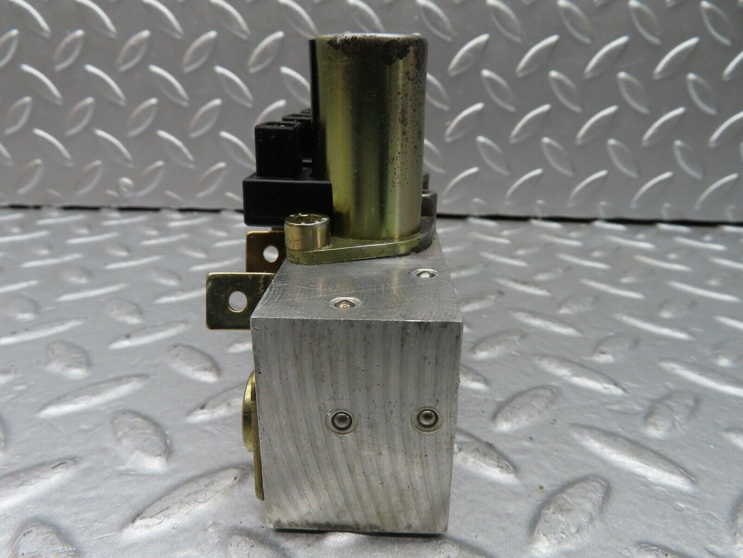 19856 Mercedes-Benz R129 300SL Coupe Soft Top Hydraulic Valve Block 1298000178