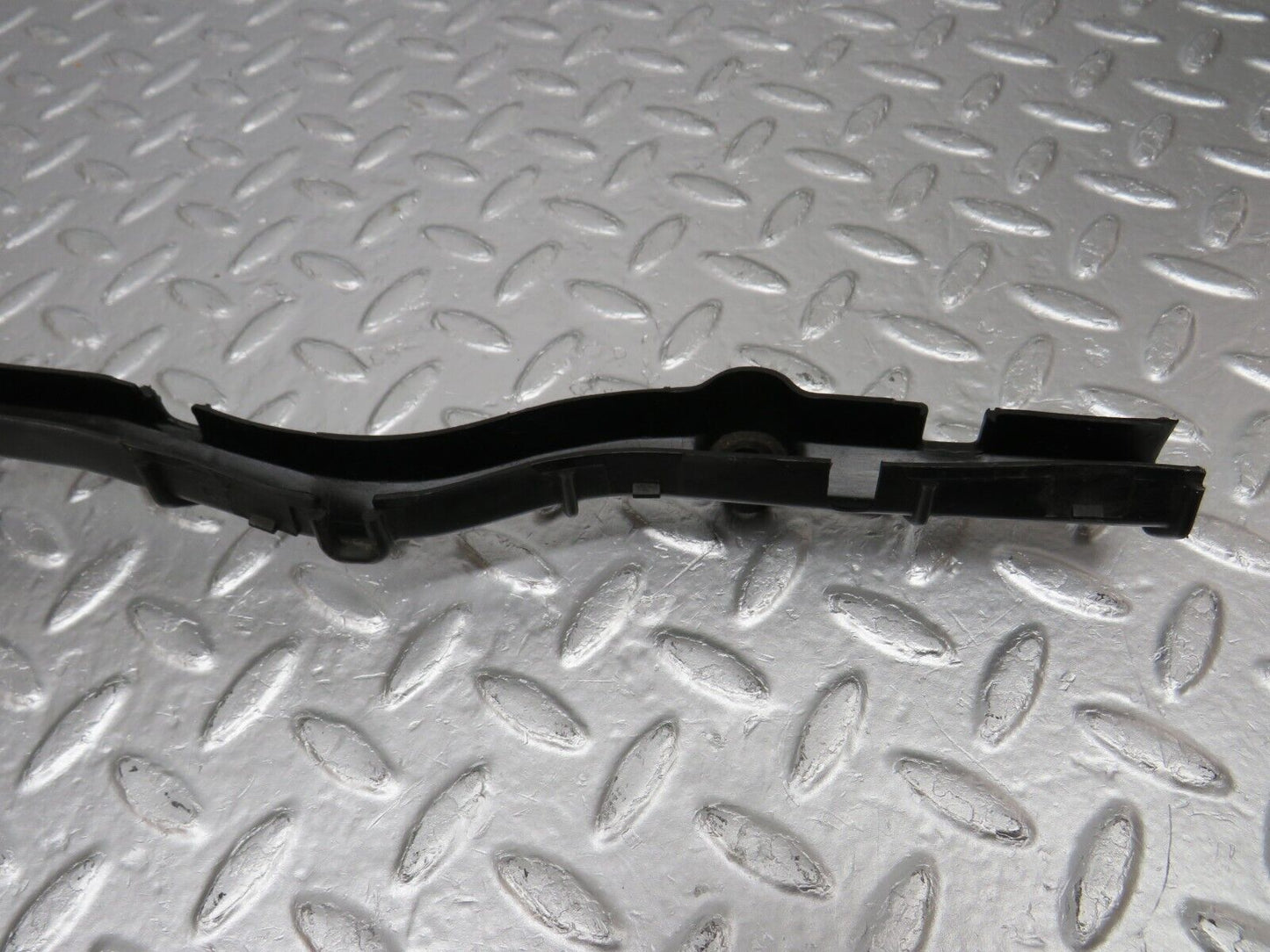 34105 Mercedes-Benz W124 260E Engine Wire Bracket Holder 1031590213