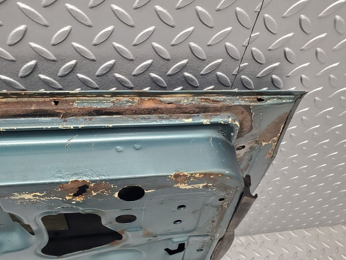 46557 Mercedes-Benz C123 280CE Coupe Left Door
