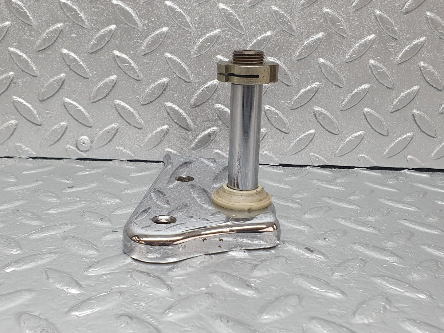 43329 Mercedes-Benz W108 280SE Front Right Seat Chrome