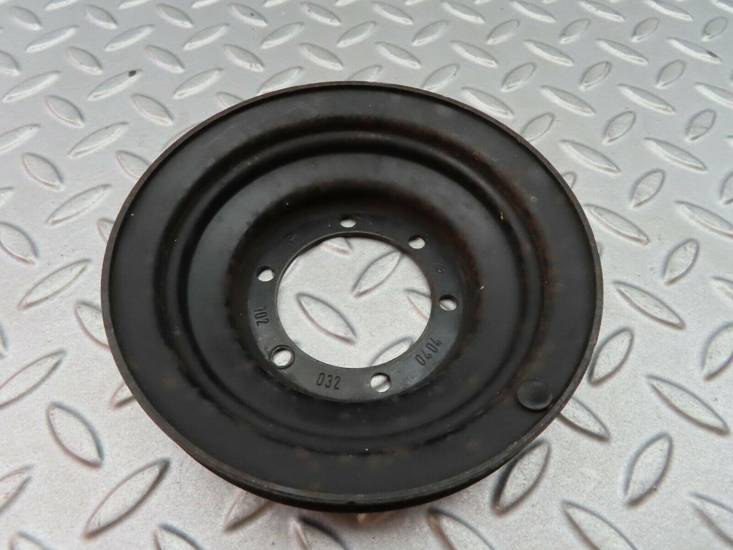 5950 Mercedes-Benz W123 200 Crankshaft Pulley 1020320404