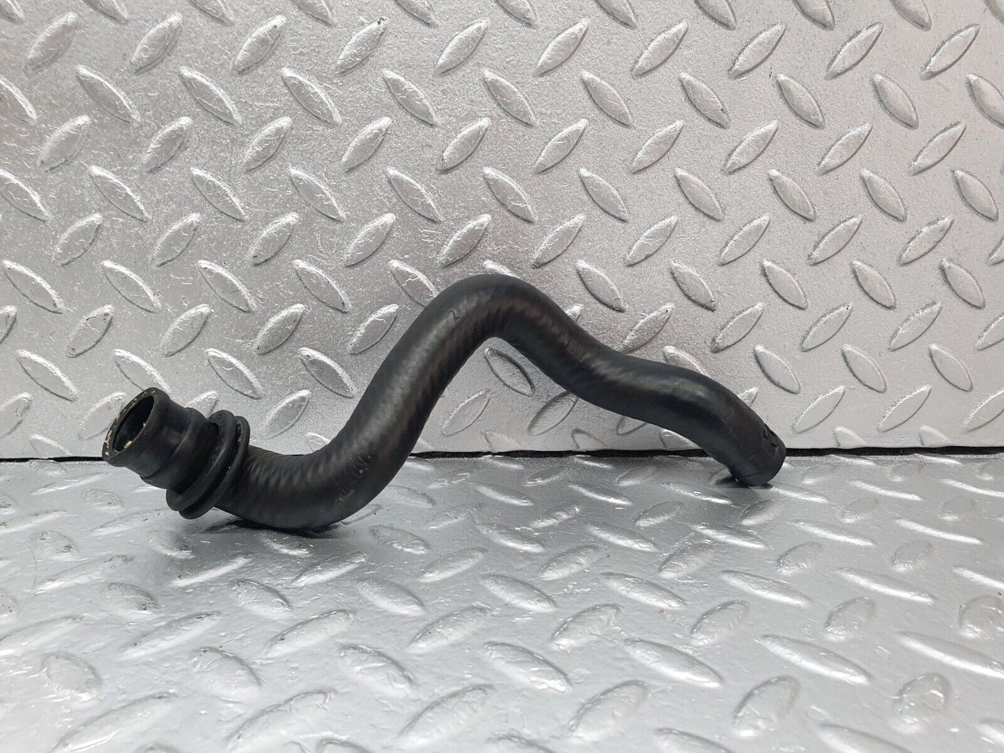 43682 Mercedes-Benz C126 380SEC Coupe Heater Hose Pipe 1268321094