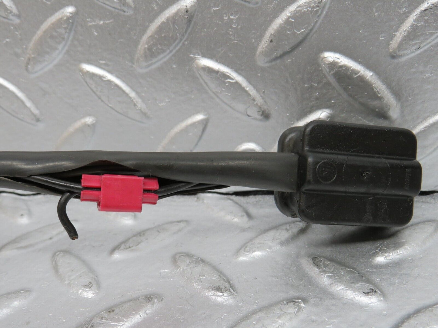 32565 Mercedes-Benz S124 300TE Wagon Tail Light Bulb Holder
