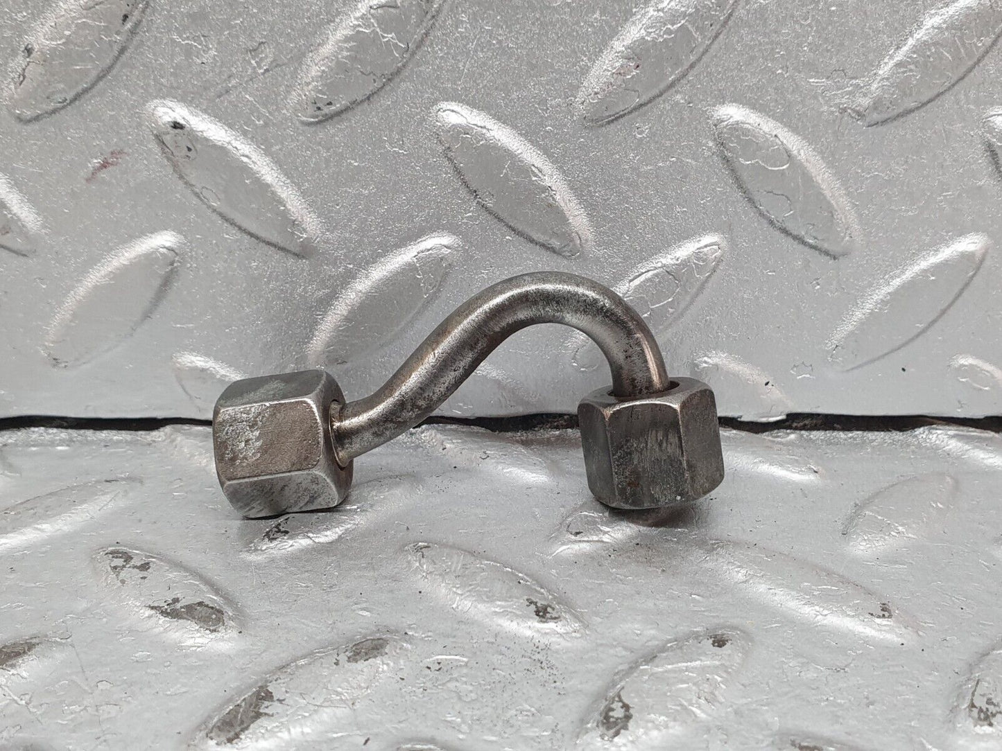 41251 Mercedes-Benz W126 300SE Fuel Line Pipe