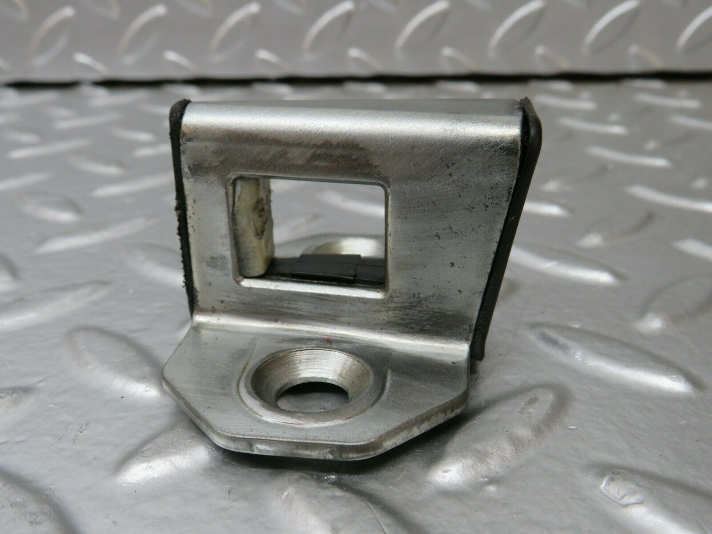 24310 Mercedes-Benz S124 220TE Wagon Door Lock Latch