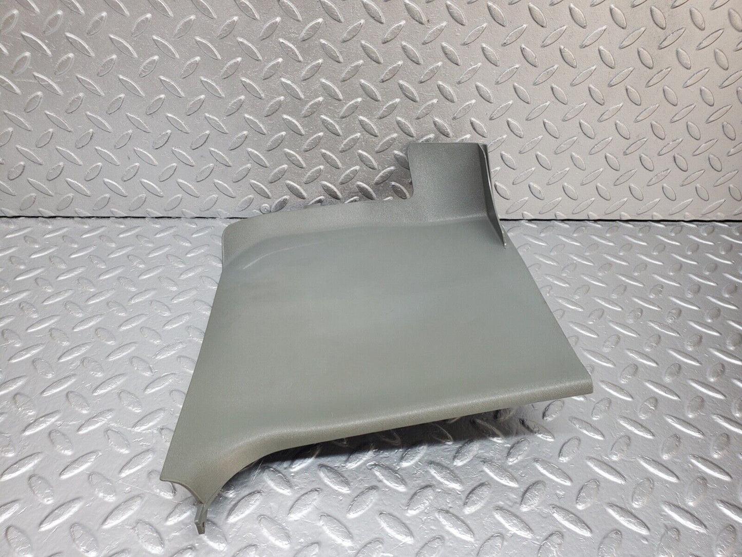 44640 Mercedes-Benz W124 220E Front Right Kick Panel Grey 1246800306
