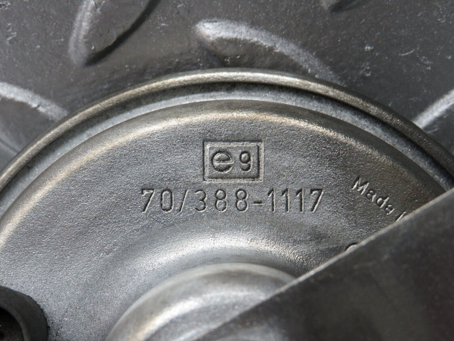 30312 Mercedes-Benz W124 230E Horn Bosch CH2001