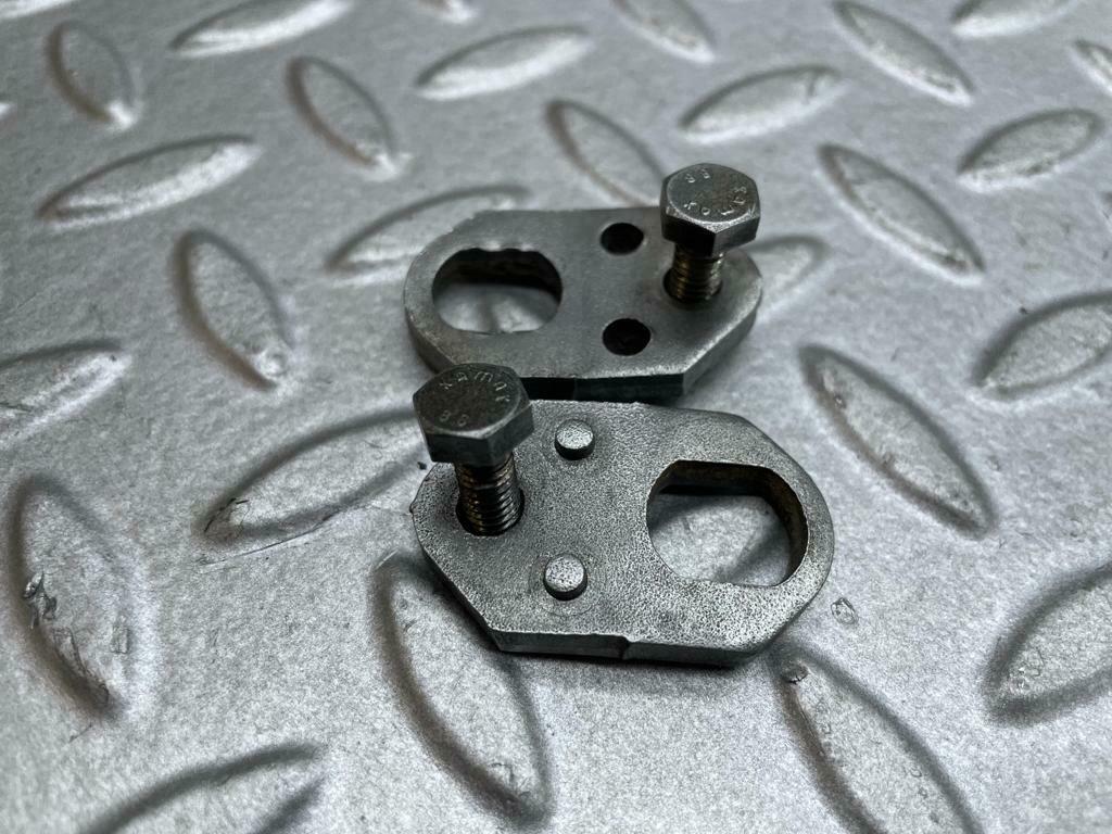 17820 Mercedes-Benz W116 350SE Fuel Injector Bracket