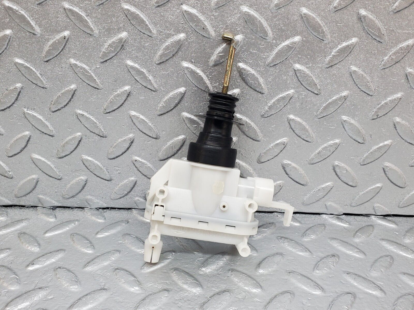 44951 Mercedes-Benz R129 300SL Coupe Right Door Lock Vacuum Actuator