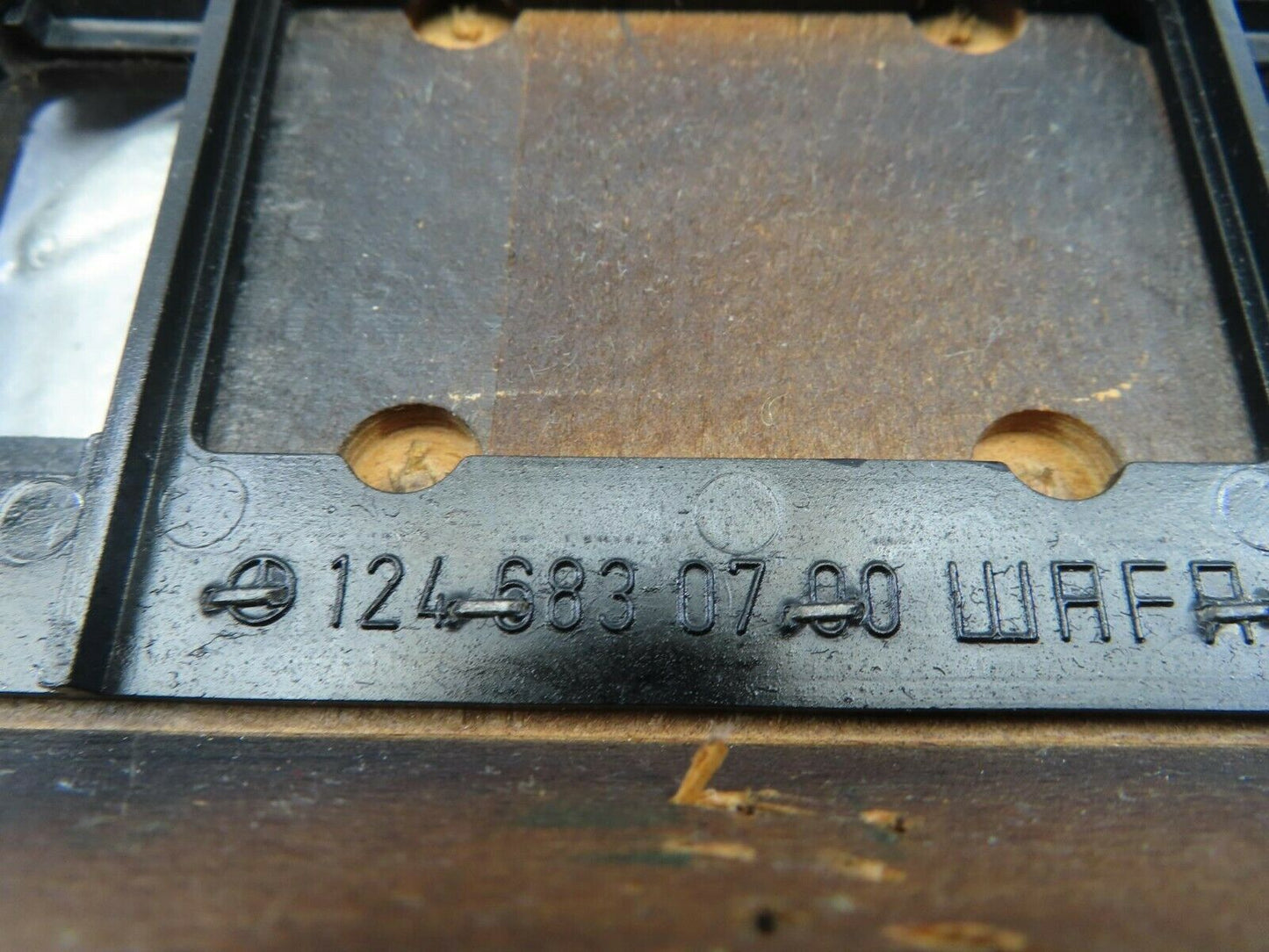 9288 Mercedes-Benz C124 300CE Coupe Centre Console Wood Panel 1246830700
