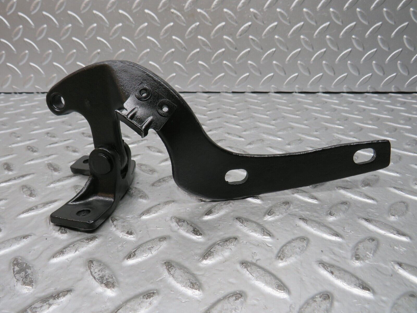 28400 Mercedes-Benz S123 240D Wagon Tailgate Hinge Right 1237400137