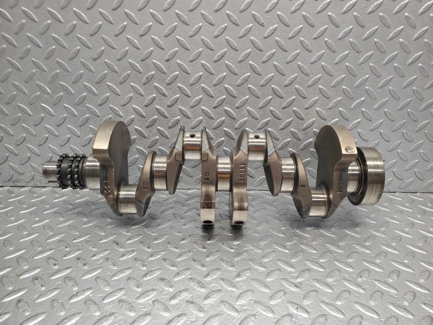 W124 Wagon crankshaft used OEM