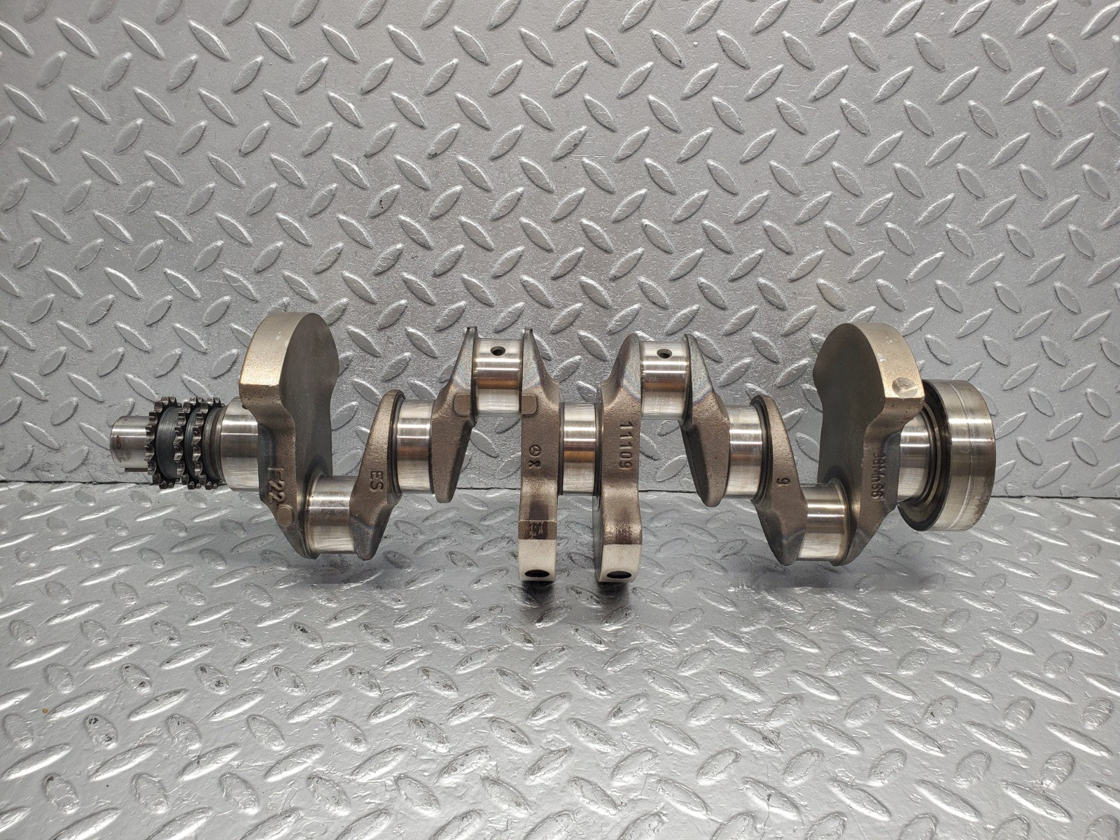 W124 Wagon crankshaft used OEM