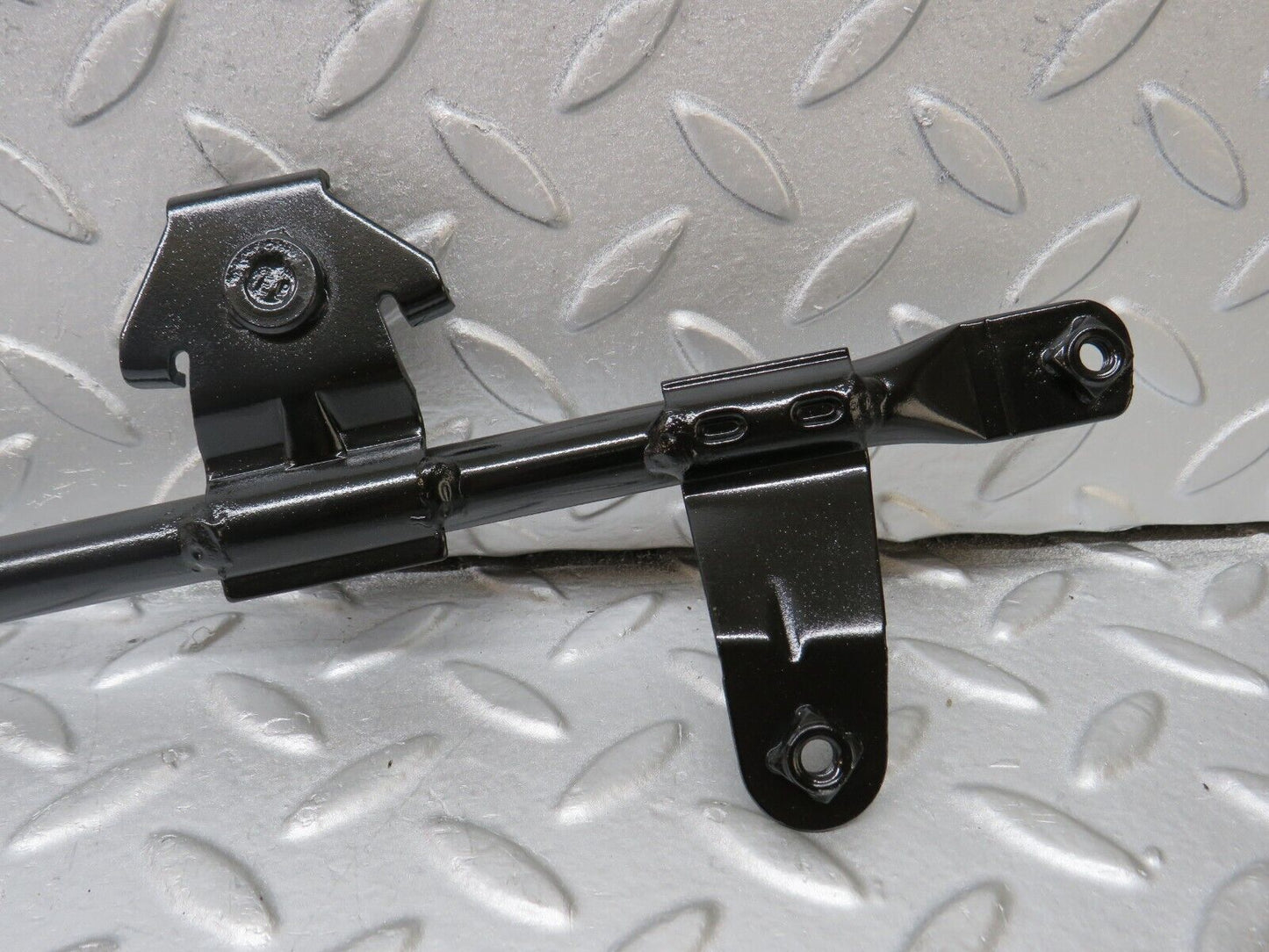36140 Mercedes-Benz W126 420SE Horn Bracket Horn Holder