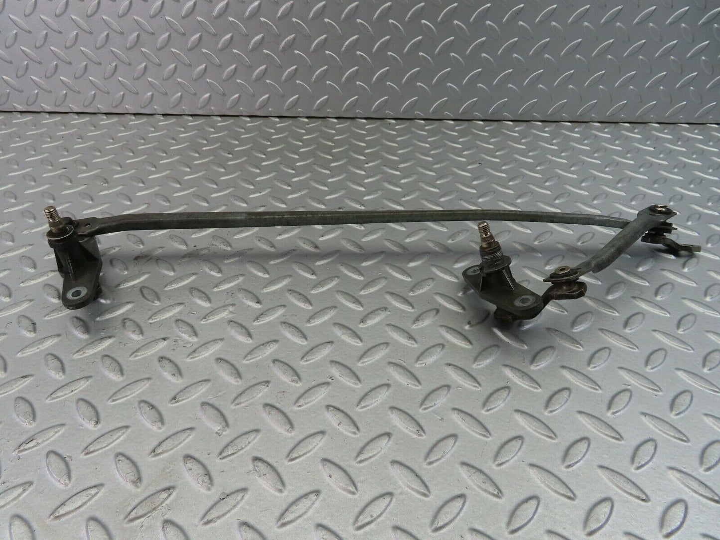 7745 Mercedes-Benz S123 230TE Wagon Windscreen Wiper Linkage