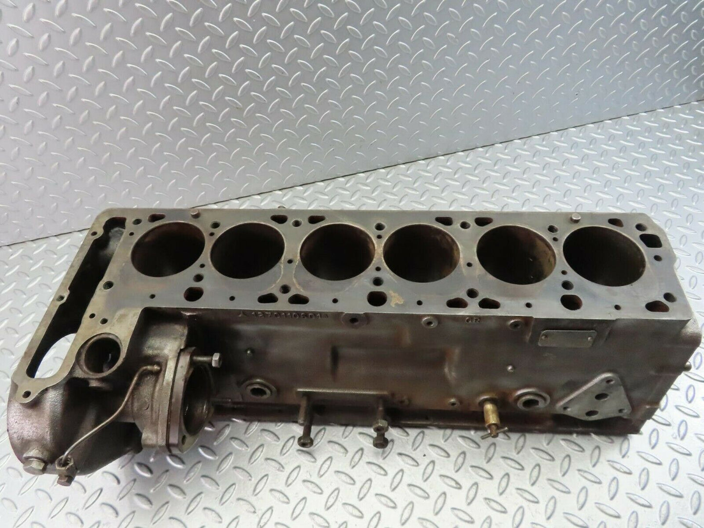 9535 Mercedes-Benz W111 Engine Block M127 1270110601