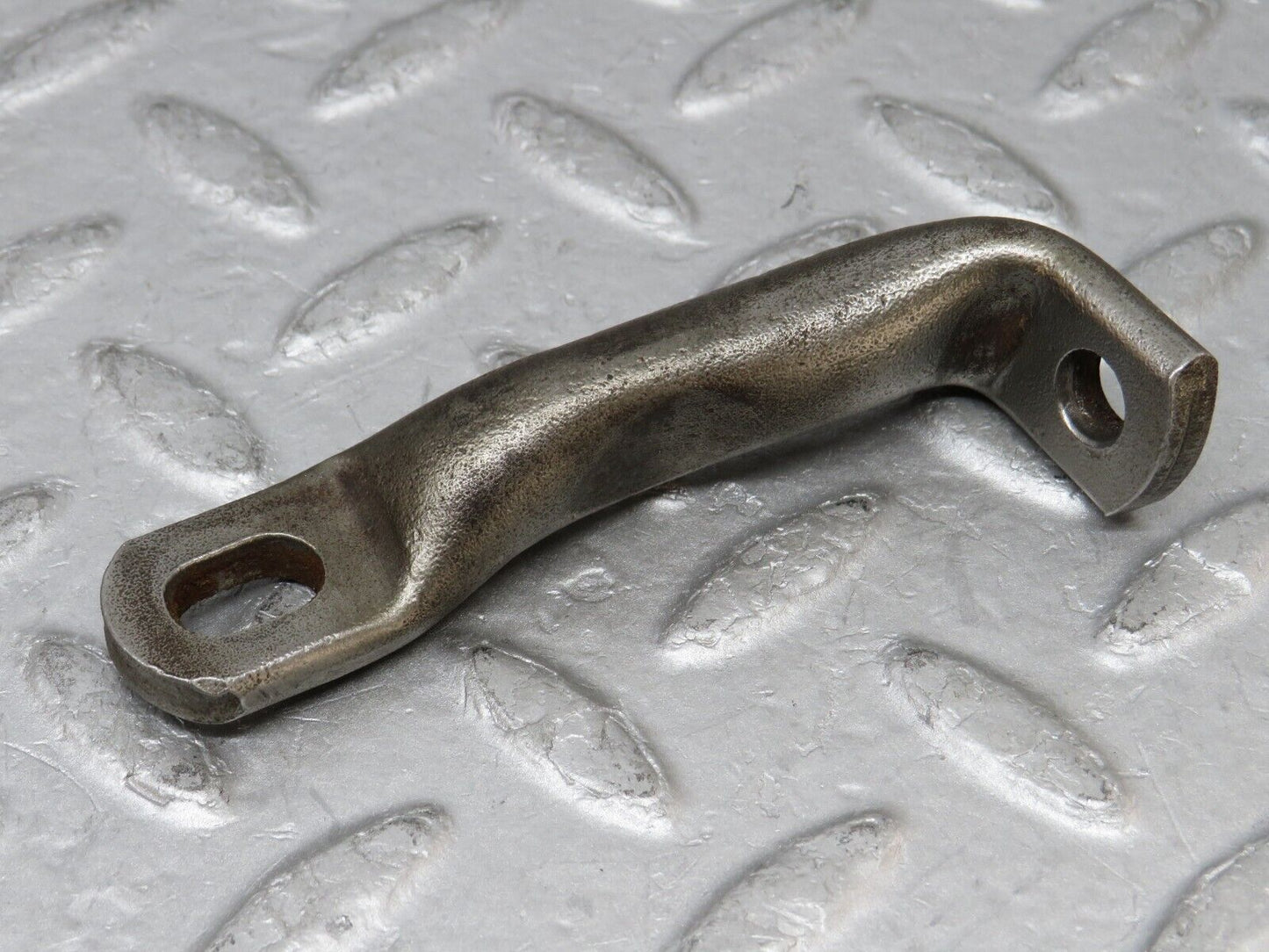35592 Mercedes-Benz R107 280SL Power Steering Bracket
