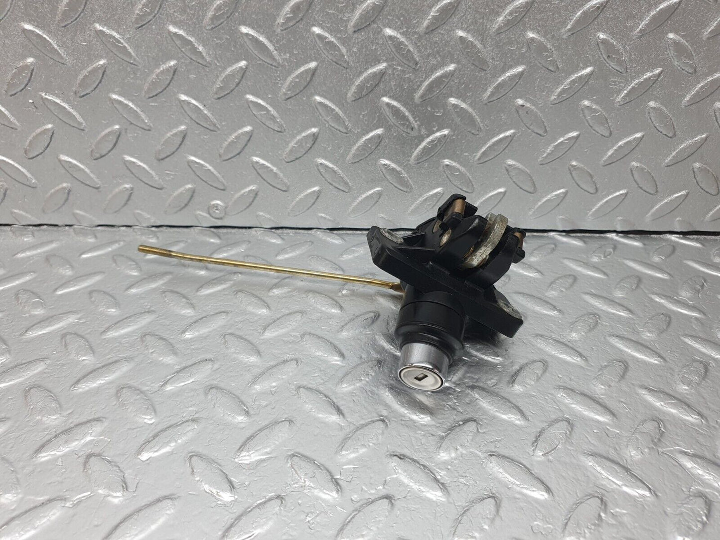 42788 Mercedes-Benz W201 190 Trunk Lock No Key
