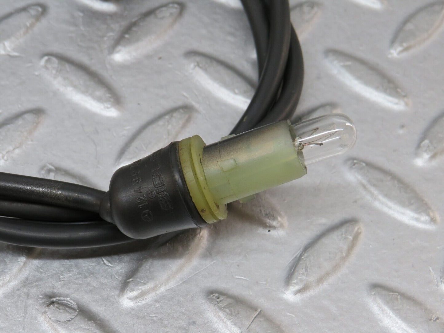 36268 Mercedes-Benz W126 420SE Front Wing Indicator Wire Cable 1249971881