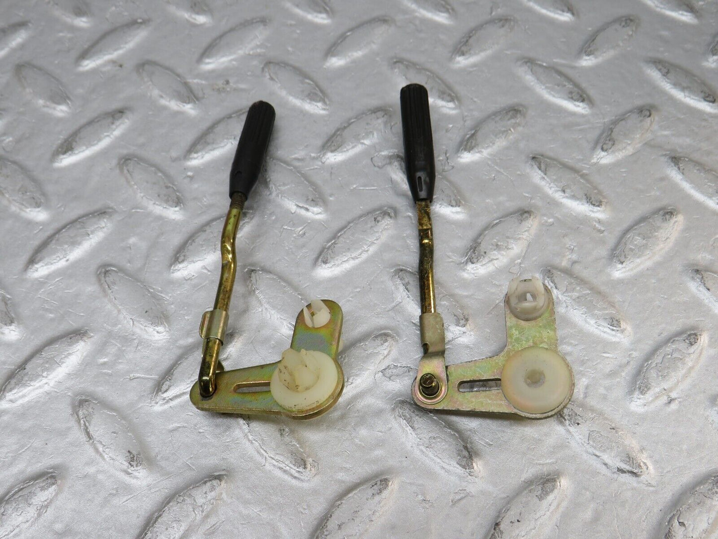 36639 Mercedes-Benz W201 190E 2.0L Rear Door Lock Knob Pair